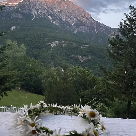 Hotel Perla E Alpeve *